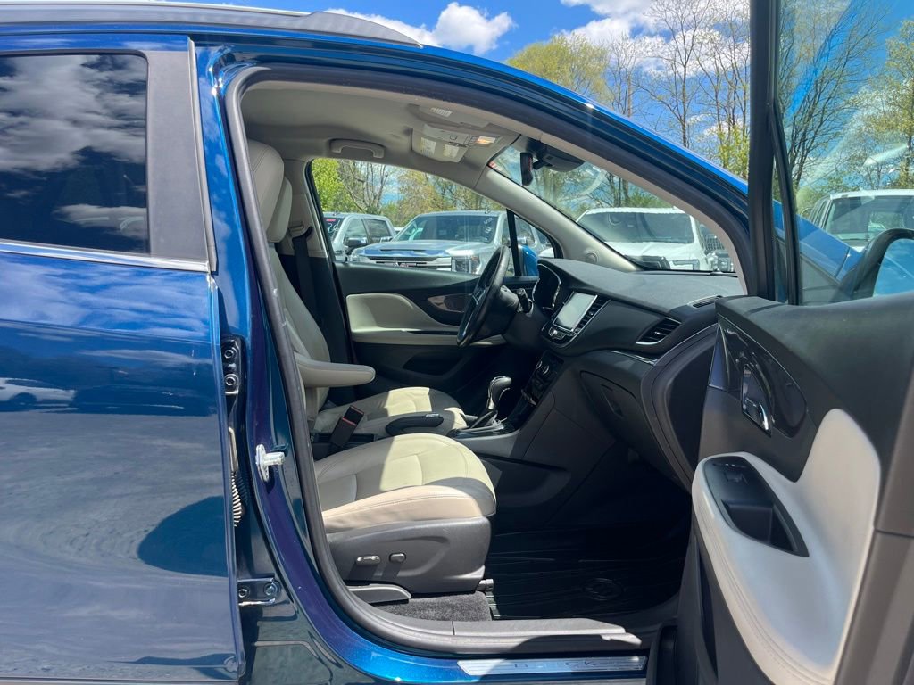 Used 2019 Buick Encore Essence w/ Safety Package II AWD/4WD image 31
