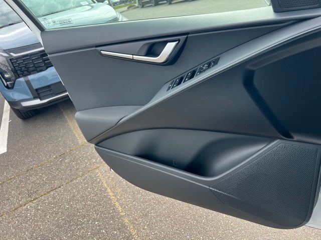 New 2026 Kia Niro LX FWD image 17
