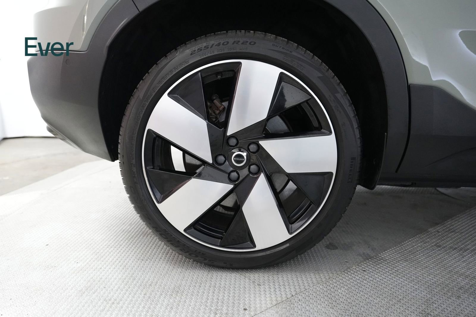 Used 2023 Volvo C40 P8 Recharge Ultimate image 22