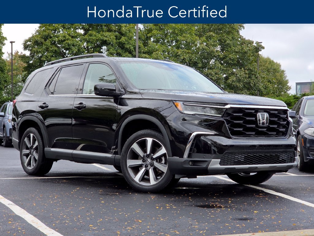 Certified 2024 Honda Pilot Touring image 3