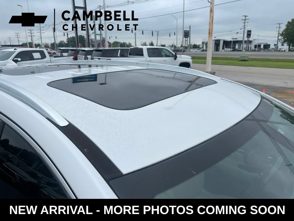 Used 2020 Buick Enclave Essence w/ Sound and Sites Package FWD image 11
