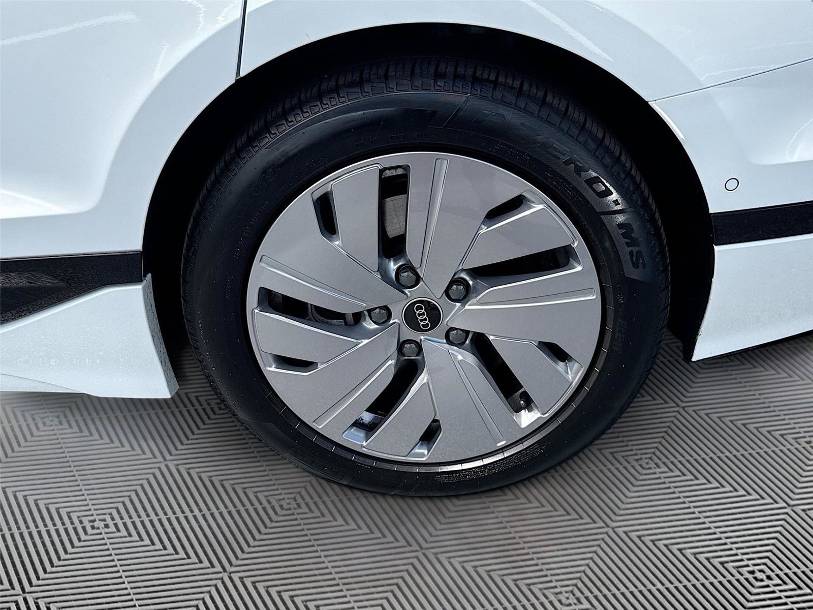 Certified 2025 Audi A6 e-tron Premium w/ Ultra Package image 32