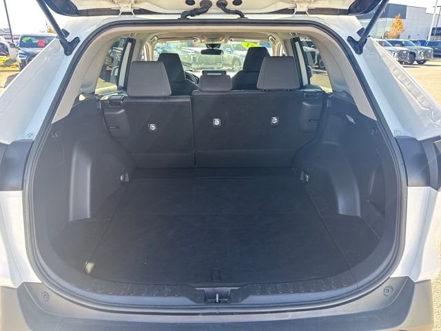 Used 2021 Toyota RAV4 XLE image 6