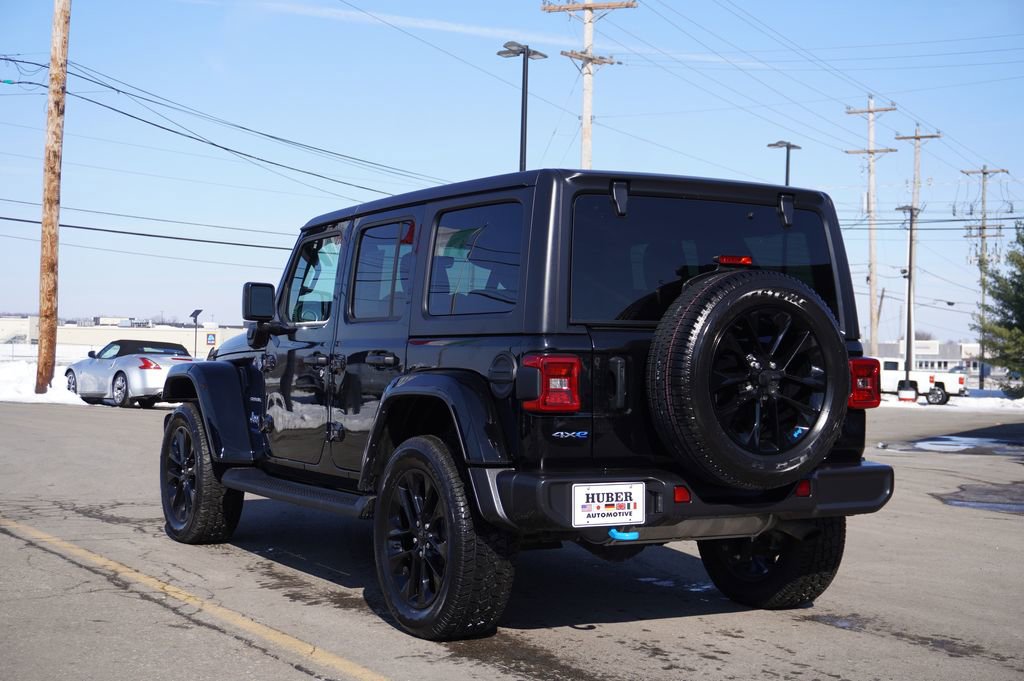 Used 2022 Jeep Wrangler Unlimited Sahara w/ Cold Weather Group image 5