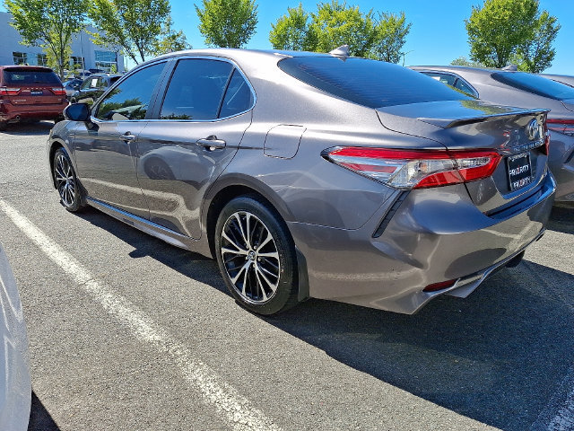 Used 2019 Toyota Camry SE w/ Convenience Package FWD image 6