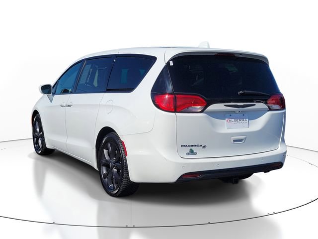 Used 2019 Chrysler Pacifica Touring Plus w/ S Appearance Package FWD image 3