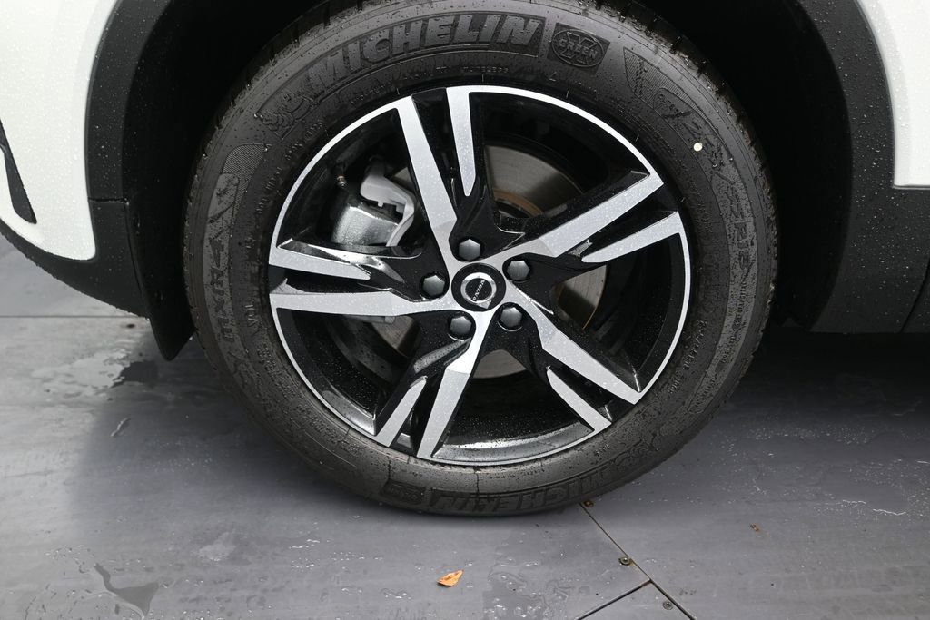 New 2026 Volvo XC40 B4 Core FWD image 9