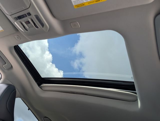 Used 2024 Toyota Highlander XLE image 26