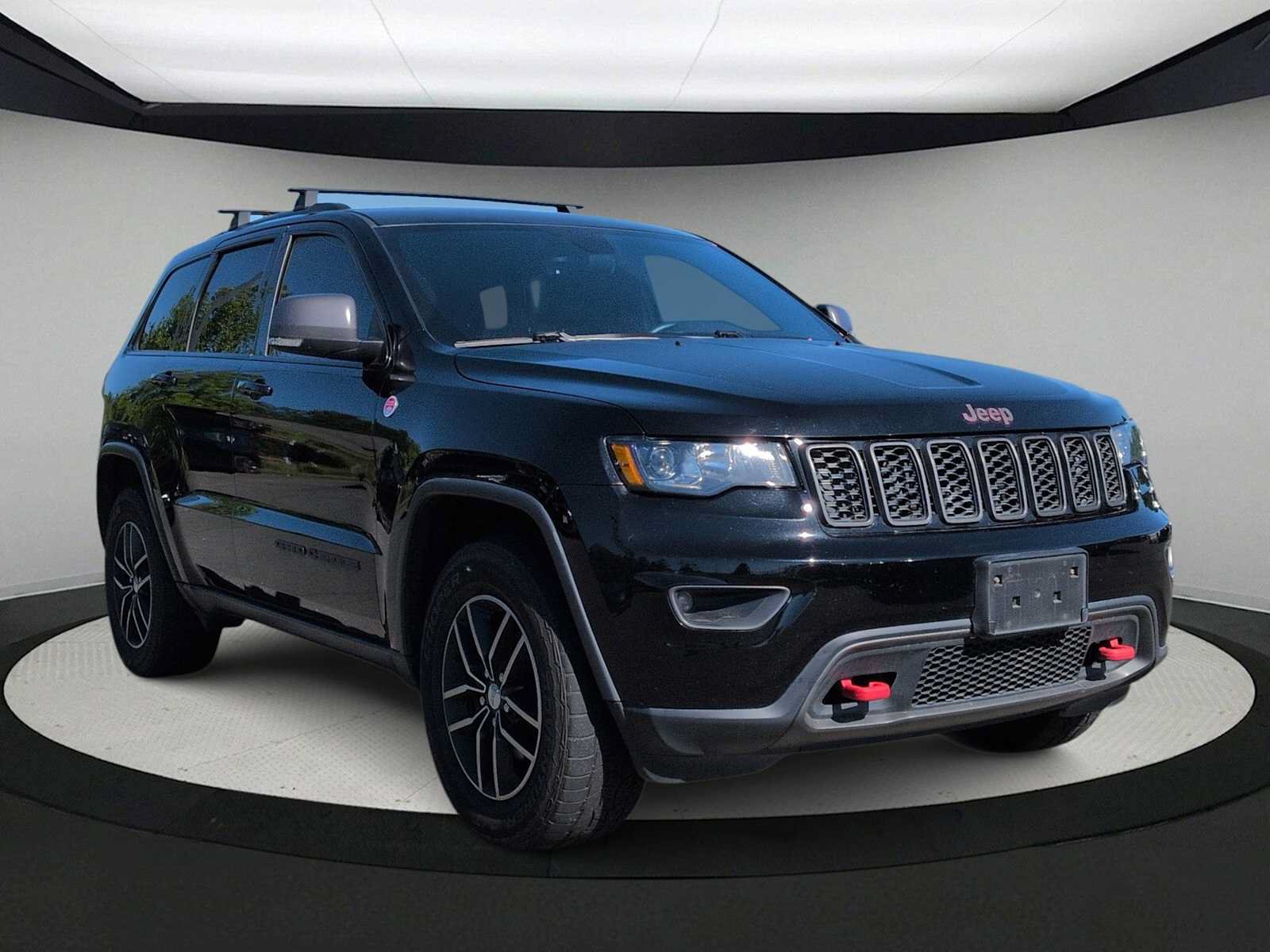 Used 2017 Jeep Grand Cherokee Trailhawk AWD/4WD image 2