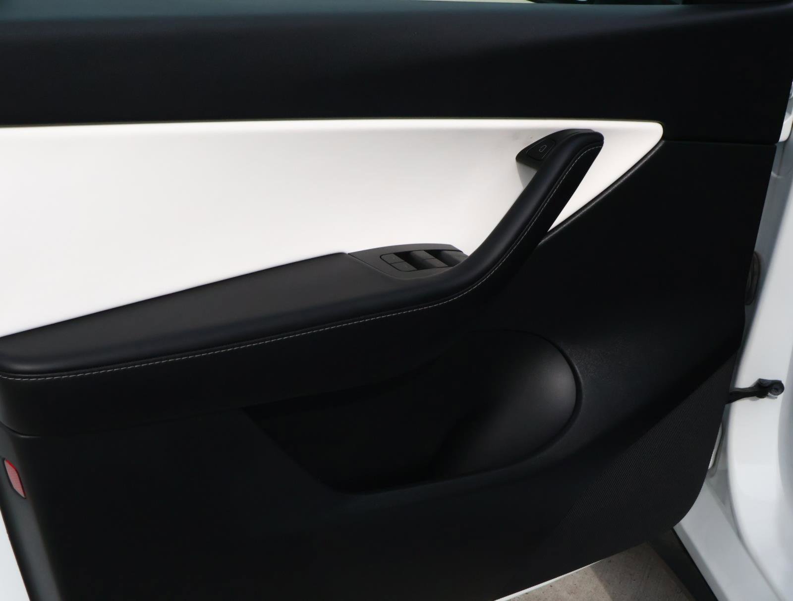 Used 2022 Tesla Model Y Performance image 13
