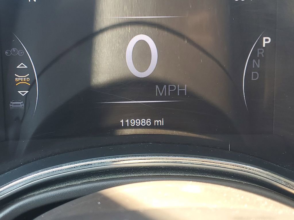 Used 2020 Jeep Grand Cherokee Overland AWD/4WD image 28