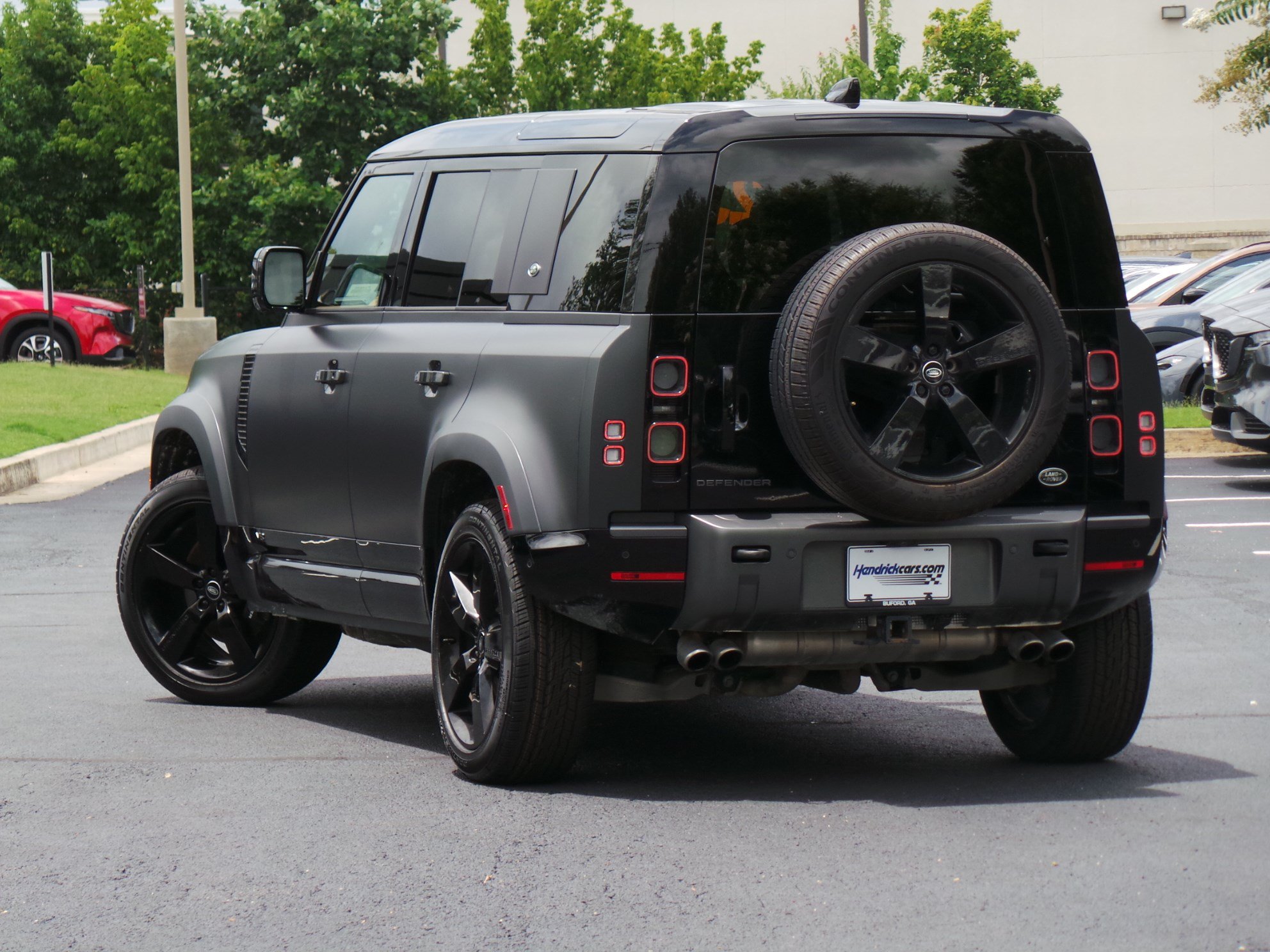 Used 2023 Land Rover Defender 110 V8 AWD/4WD video 3