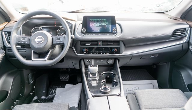 Used 2023 Nissan Rogue SV image 15