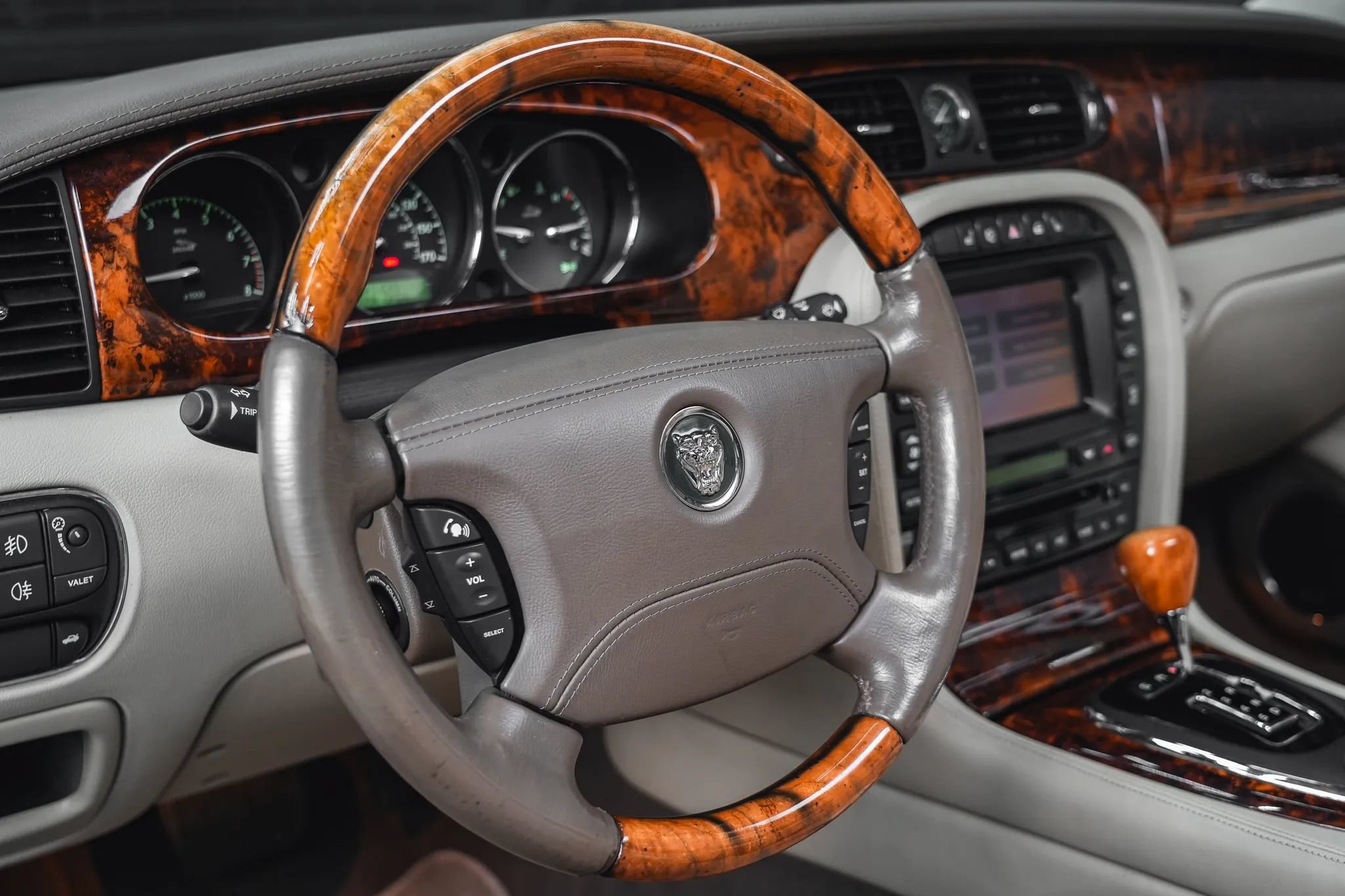 Used 2006 Jaguar XJ Vanden Plas RWD image 32