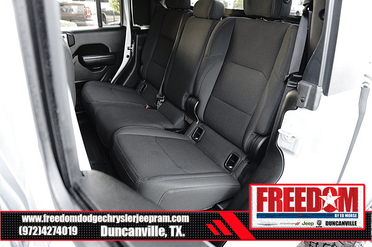 Used 2023 Jeep Gladiator Sport AWD/4WD image 13