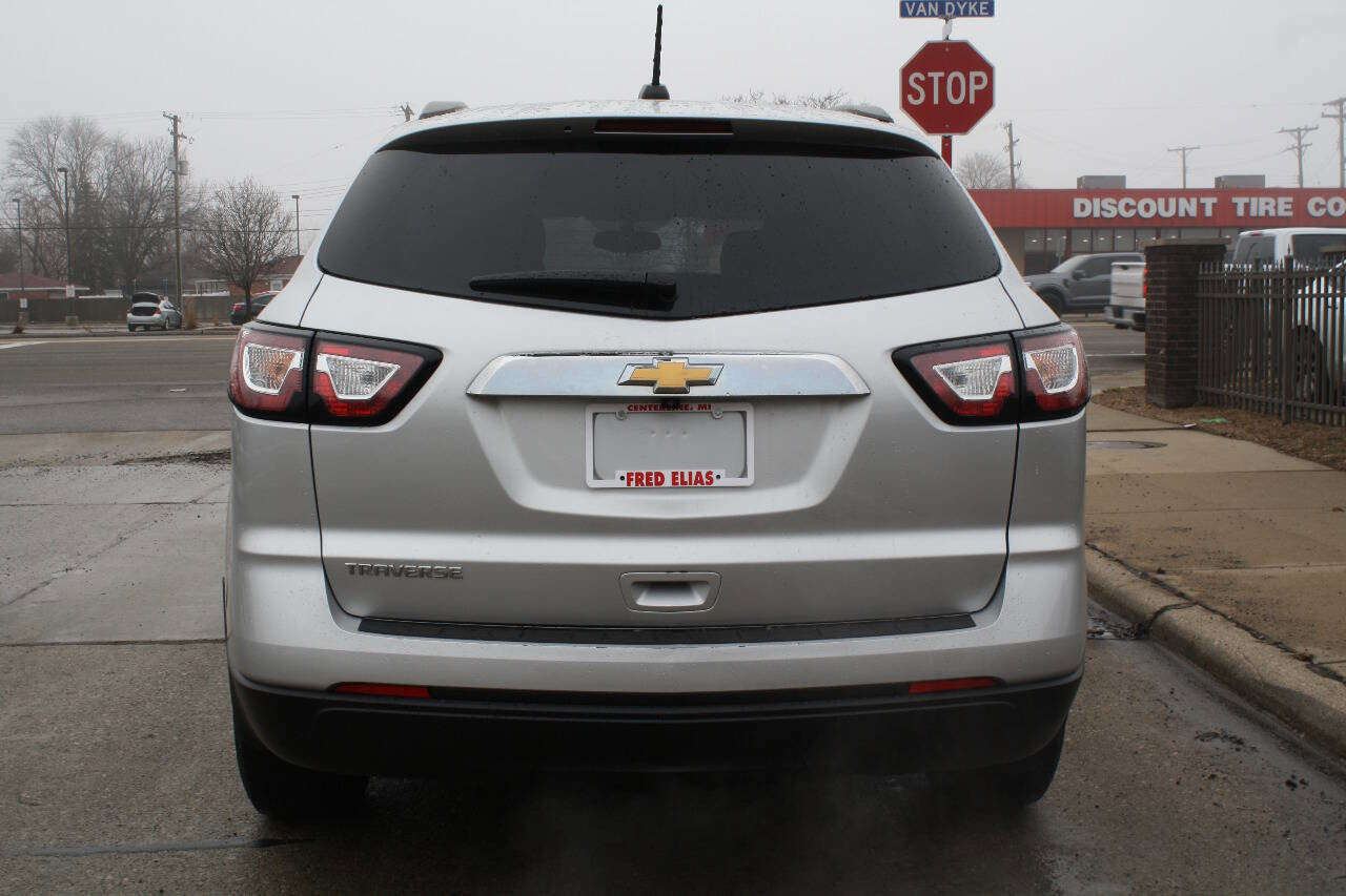 Used 2017 Chevrolet Traverse LS FWD image 5