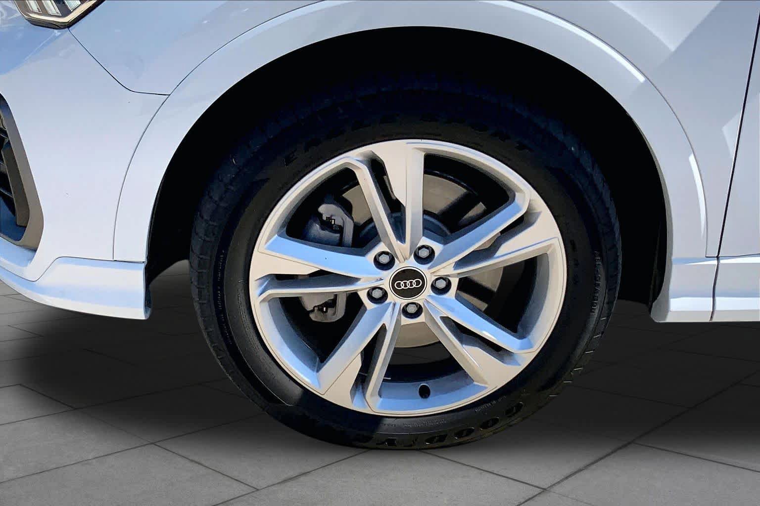 Used 2022 Audi Q3 2.0T Premium Plus w/ Premium Plus Package AWD/4WD image 11