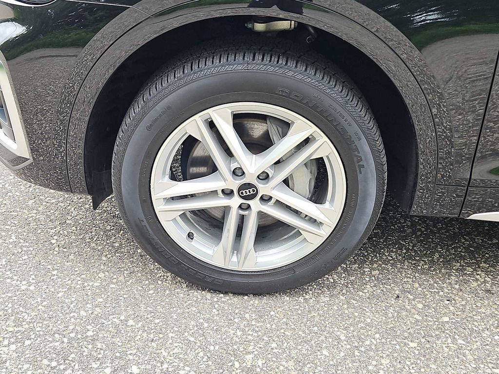 Certified 2024 Audi Q5 e Premium AWD/4WD image 2