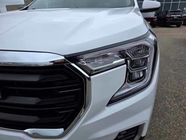 Used 2024 GMC Terrain SLE w/ LPO, Floor Liner Package image 3