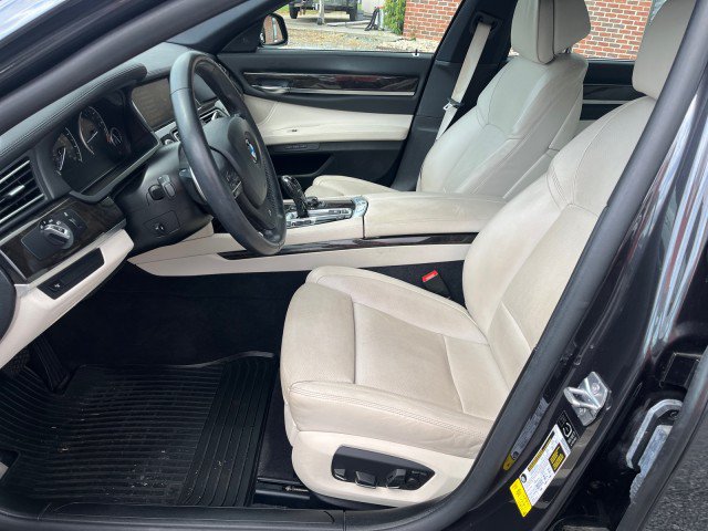 Used 2013 BMW 750Li RWD image 12