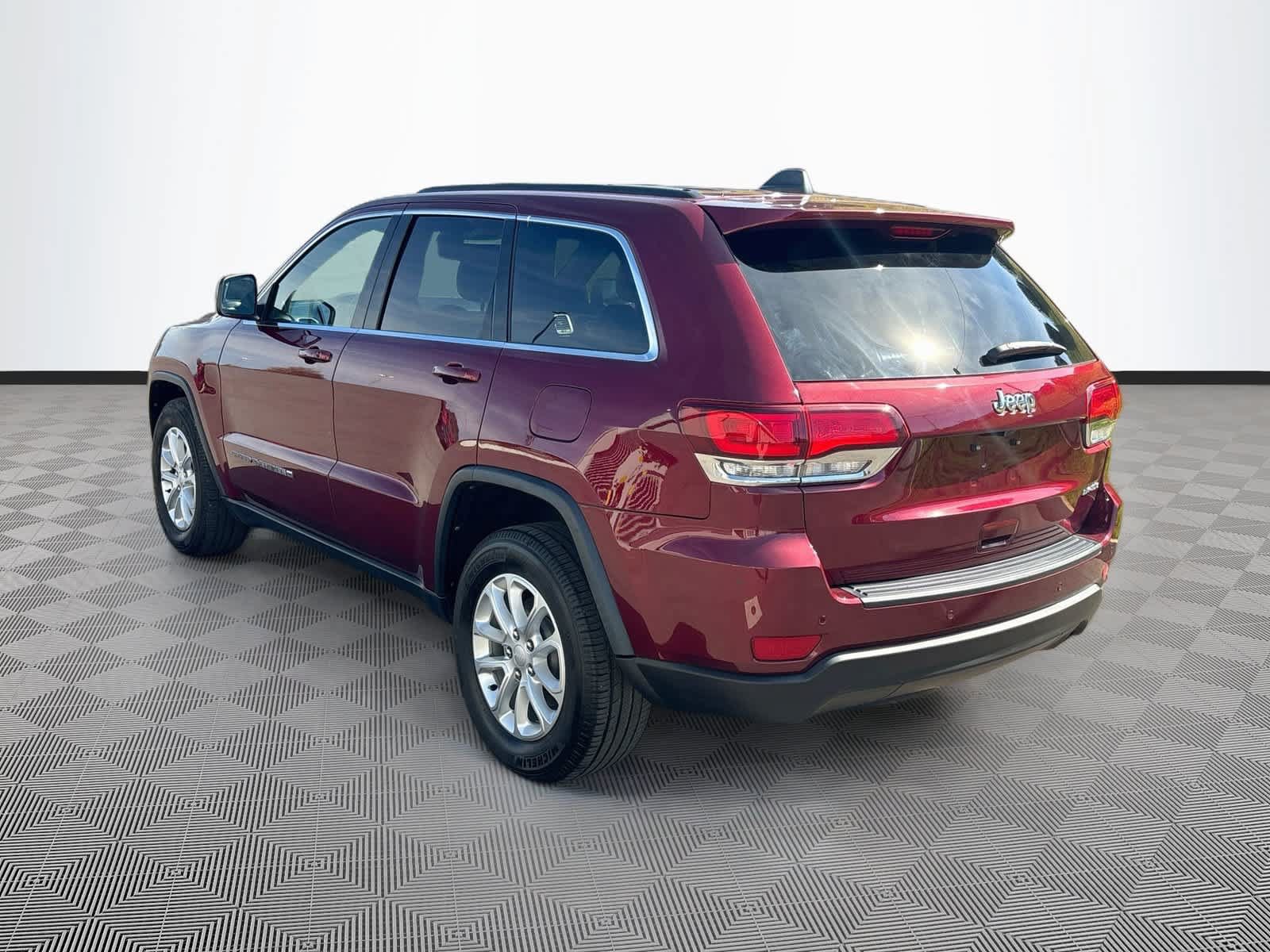 Used 2022 Jeep Grand Cherokee Laredo X RWD image 7