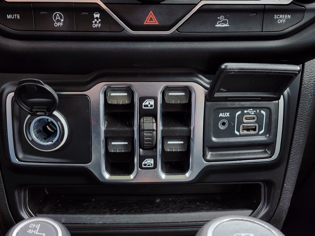 Used 2021 Jeep Gladiator Sport AWD/4WD image 21