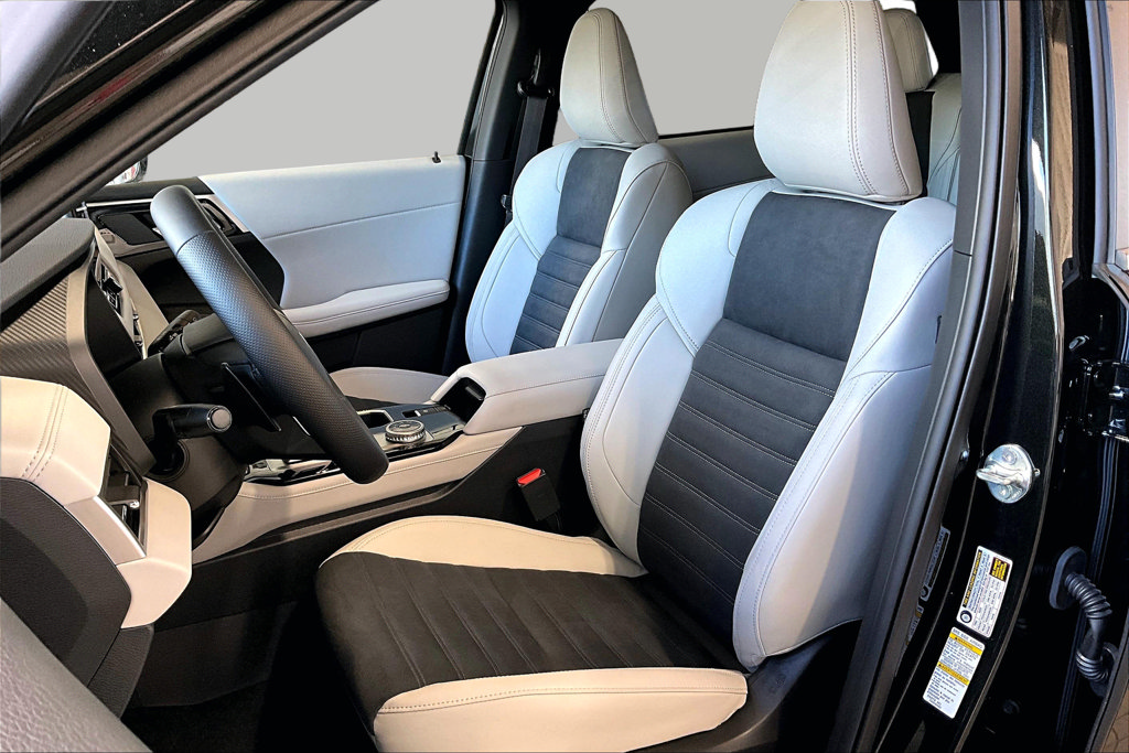 New 2026 Mitsubishi Outlander SE FWD image 9