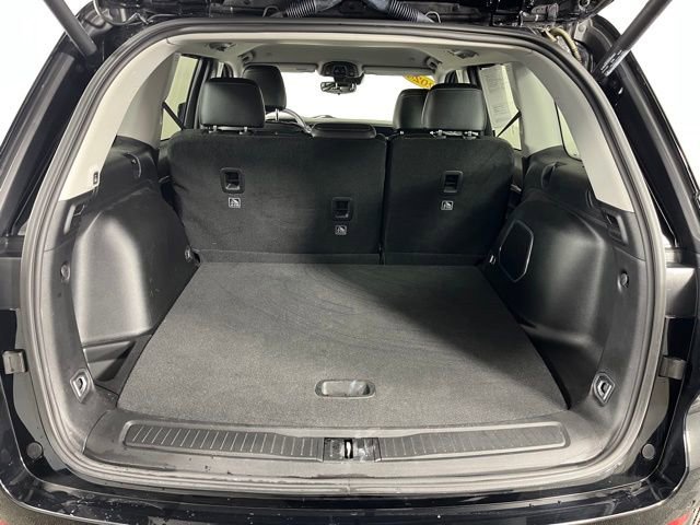 Used 2024 Jeep Grand Cherokee Limited w/ Black Appearance Package image 42