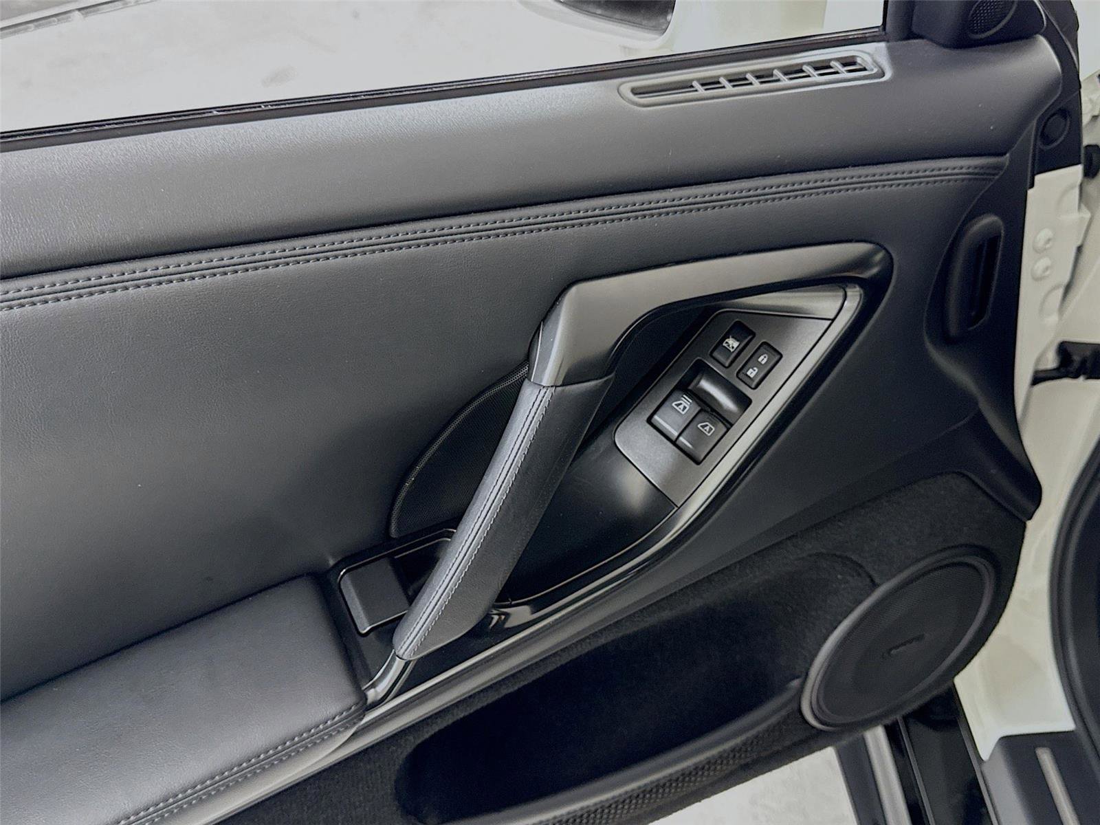 Used 2020 Nissan GT-R Premium image 14