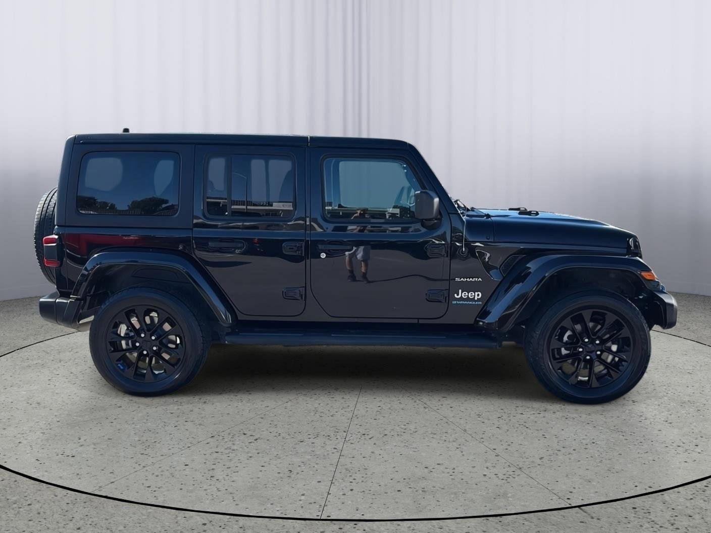 Used 2023 Jeep Wrangler Sahara image 6