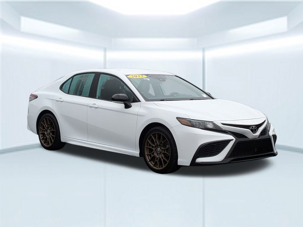 Used 2023 Toyota Camry SE image 8