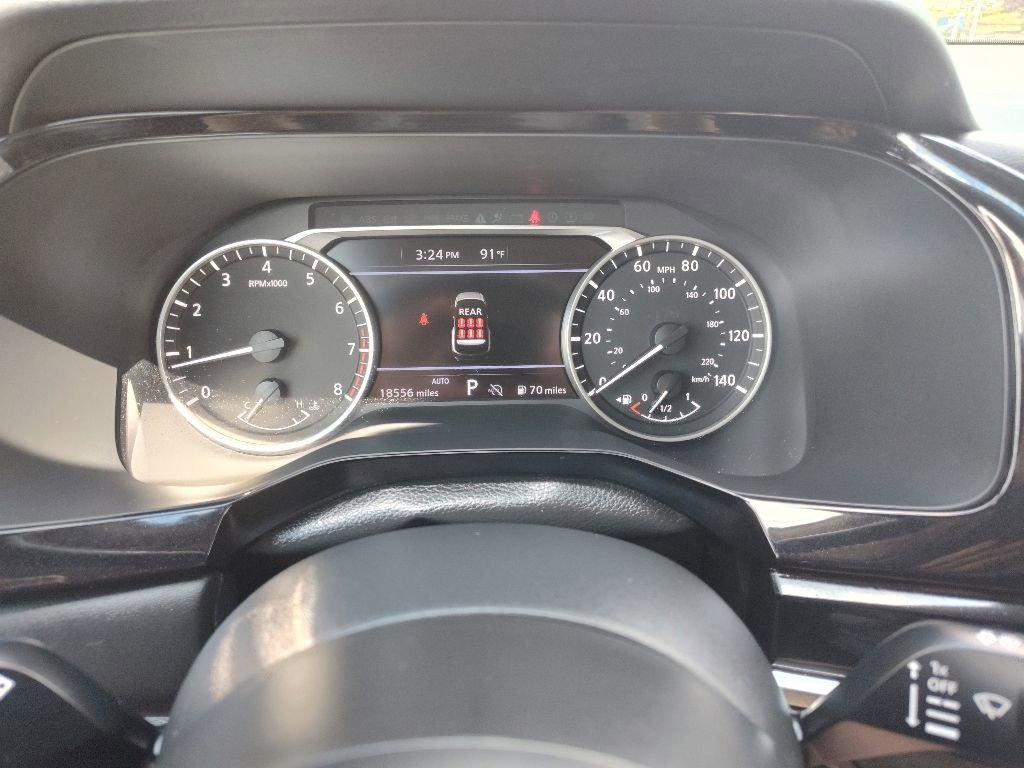 Used 2025 Nissan Pathfinder SV image 16