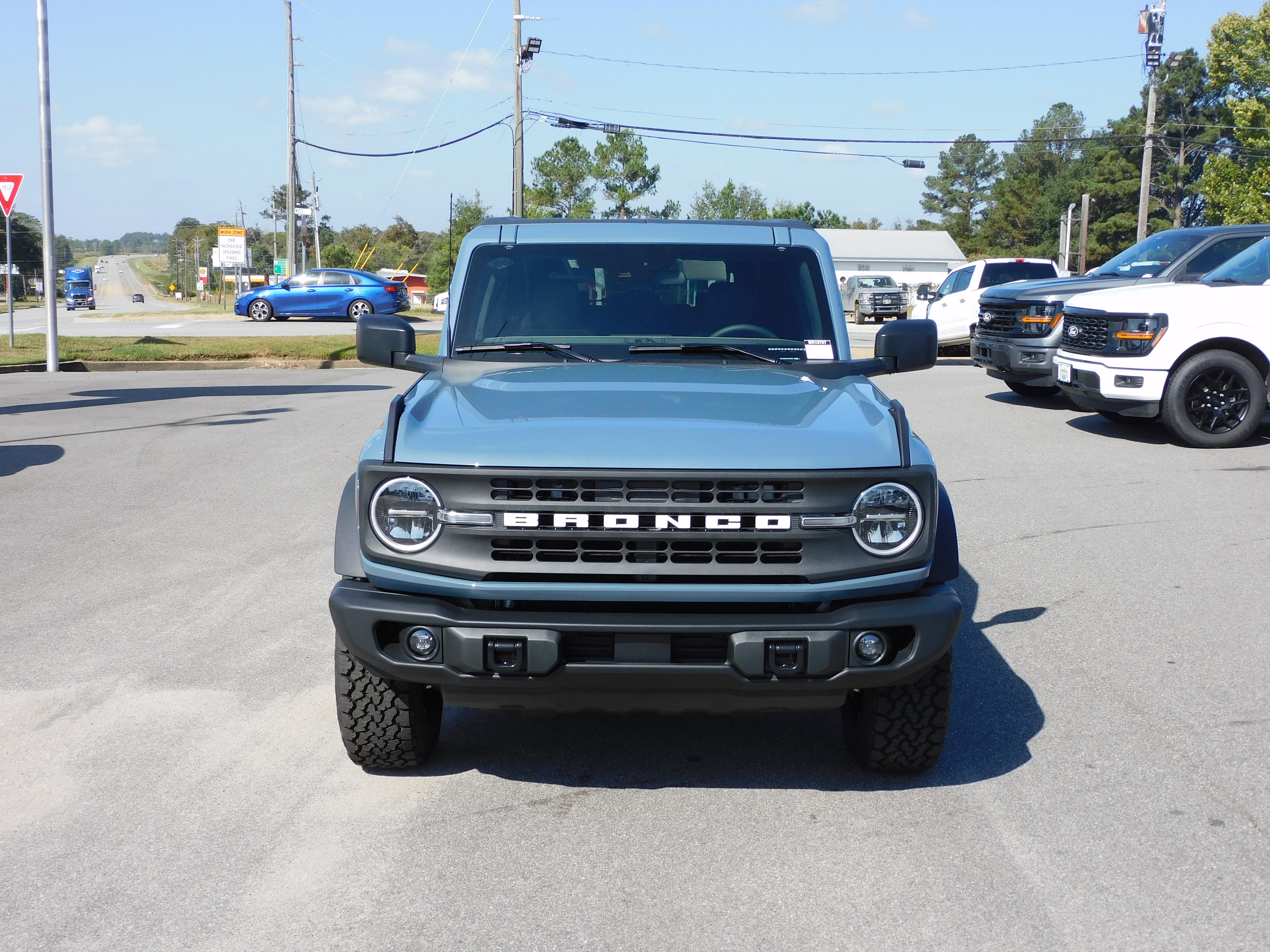 New 2025 Ford Bronco Big Bend w/ Black Diamond Package image 3