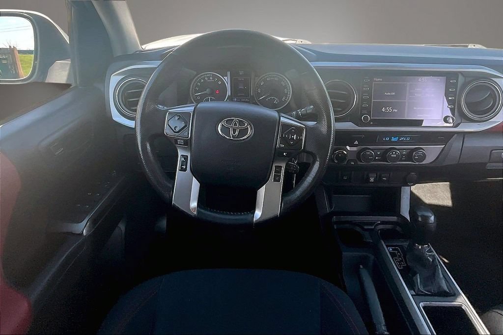 Used 2021 Toyota Tacoma SR5 AWD/4WD image 9