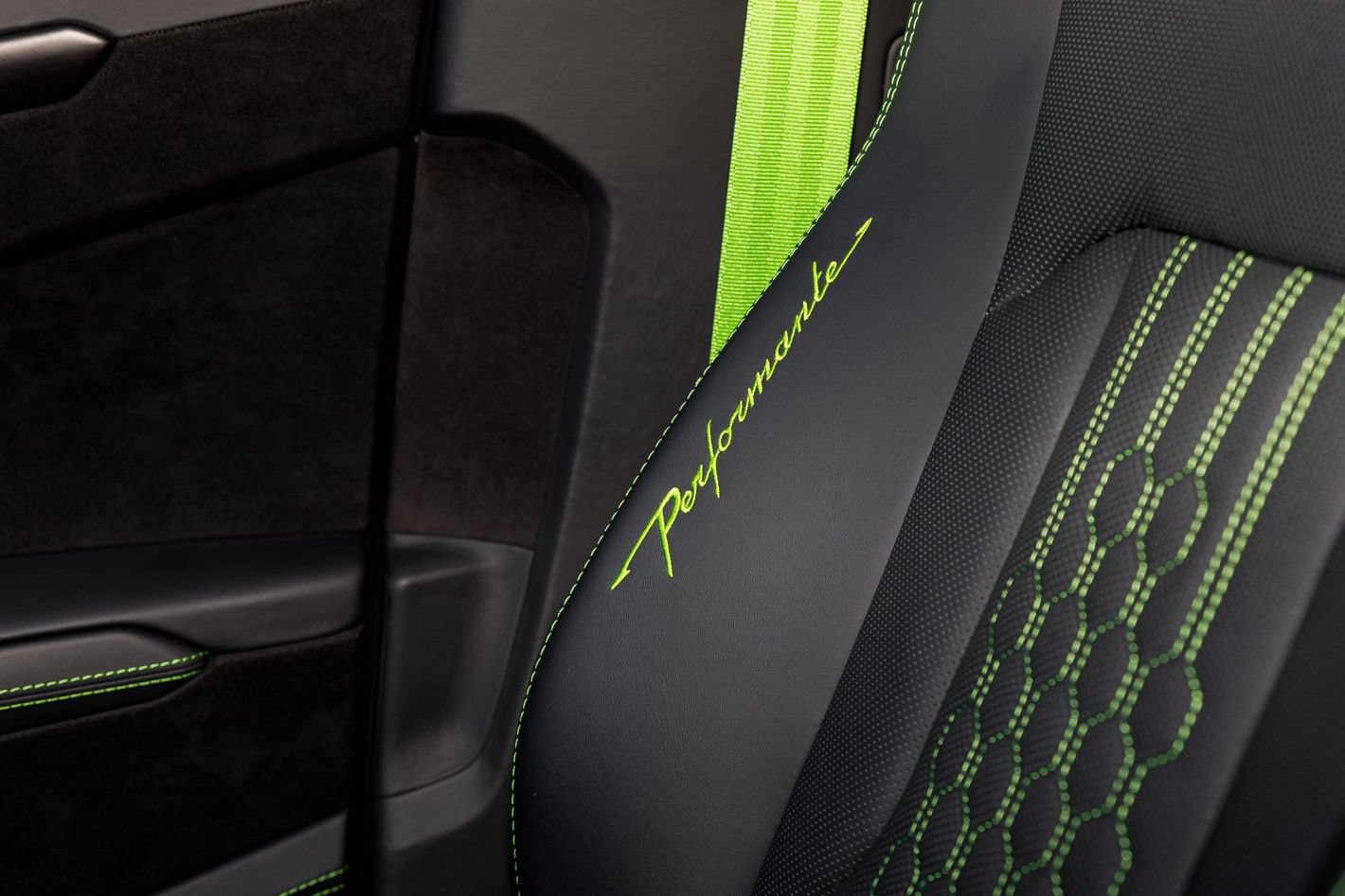 Used 2023 Lamborghini Urus Performante AWD/4WD image 62