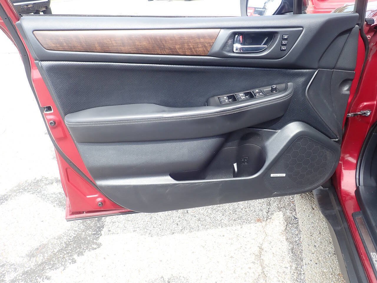Used 2015 Subaru Outback 2.5i Limited AWD/4WD image 12