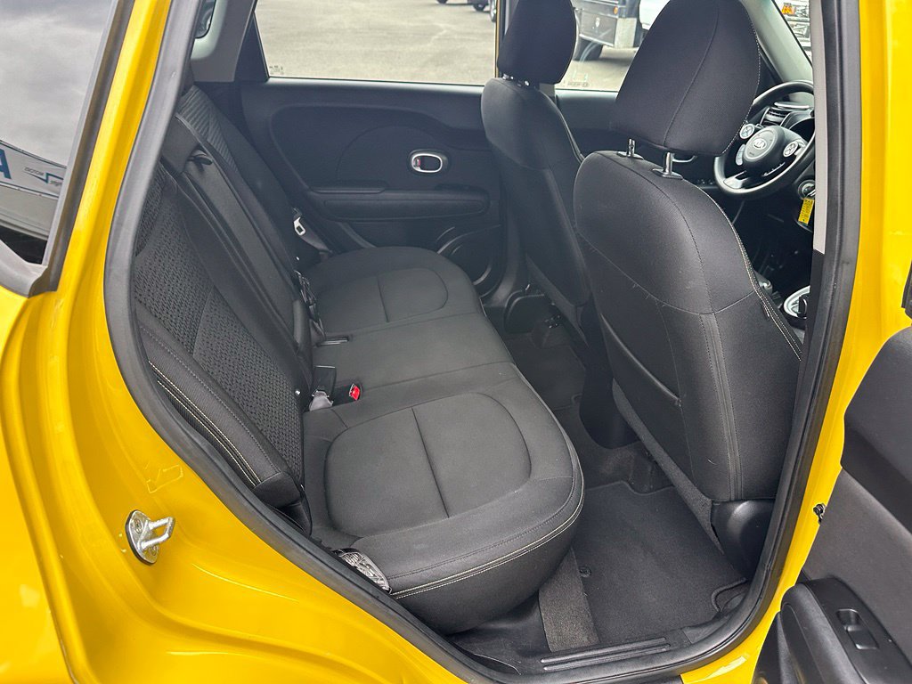 Used 2015 Kia Soul + FWD image 11