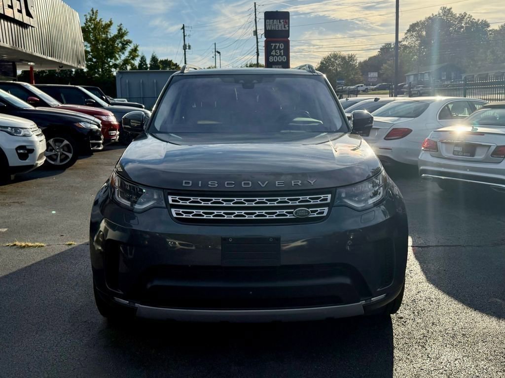 Used 2017 Land Rover Discovery HSE image 2