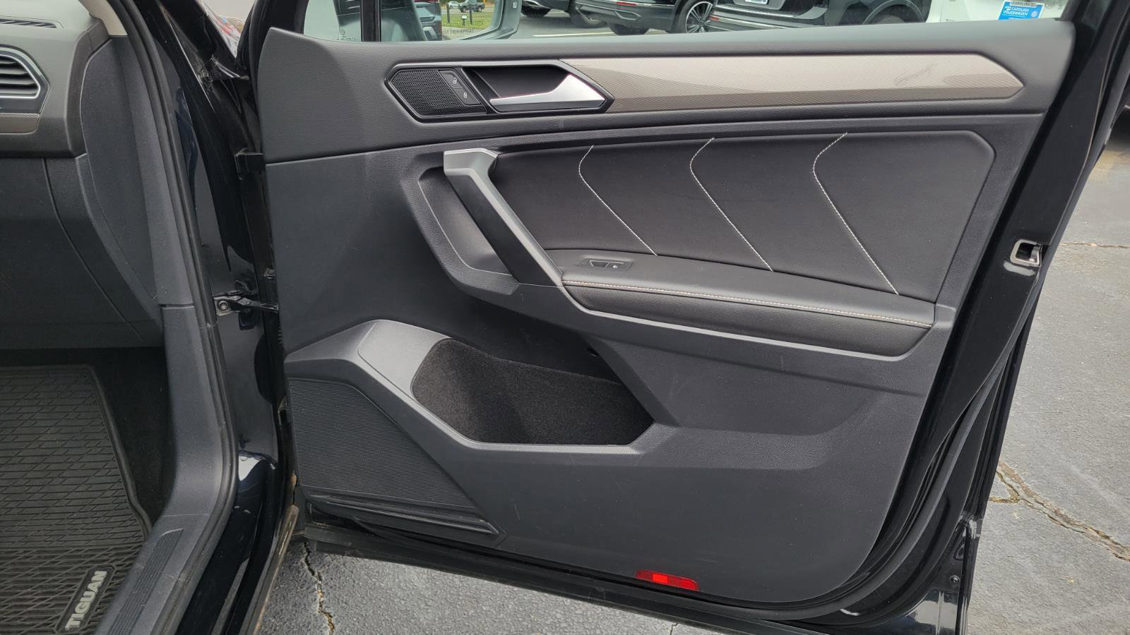 Certified 2023 Volkswagen Tiguan SE image 38