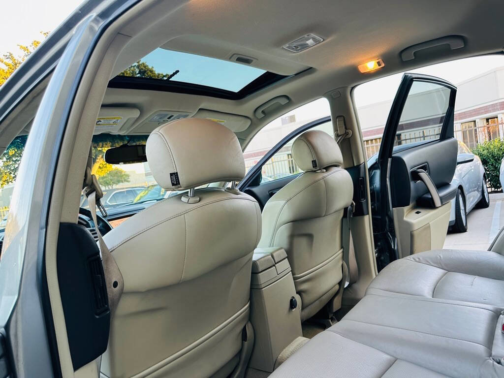 Used 2004 INFINITI FX35 Base Rwd 4dr SUV w/ Technology Pkg image 18