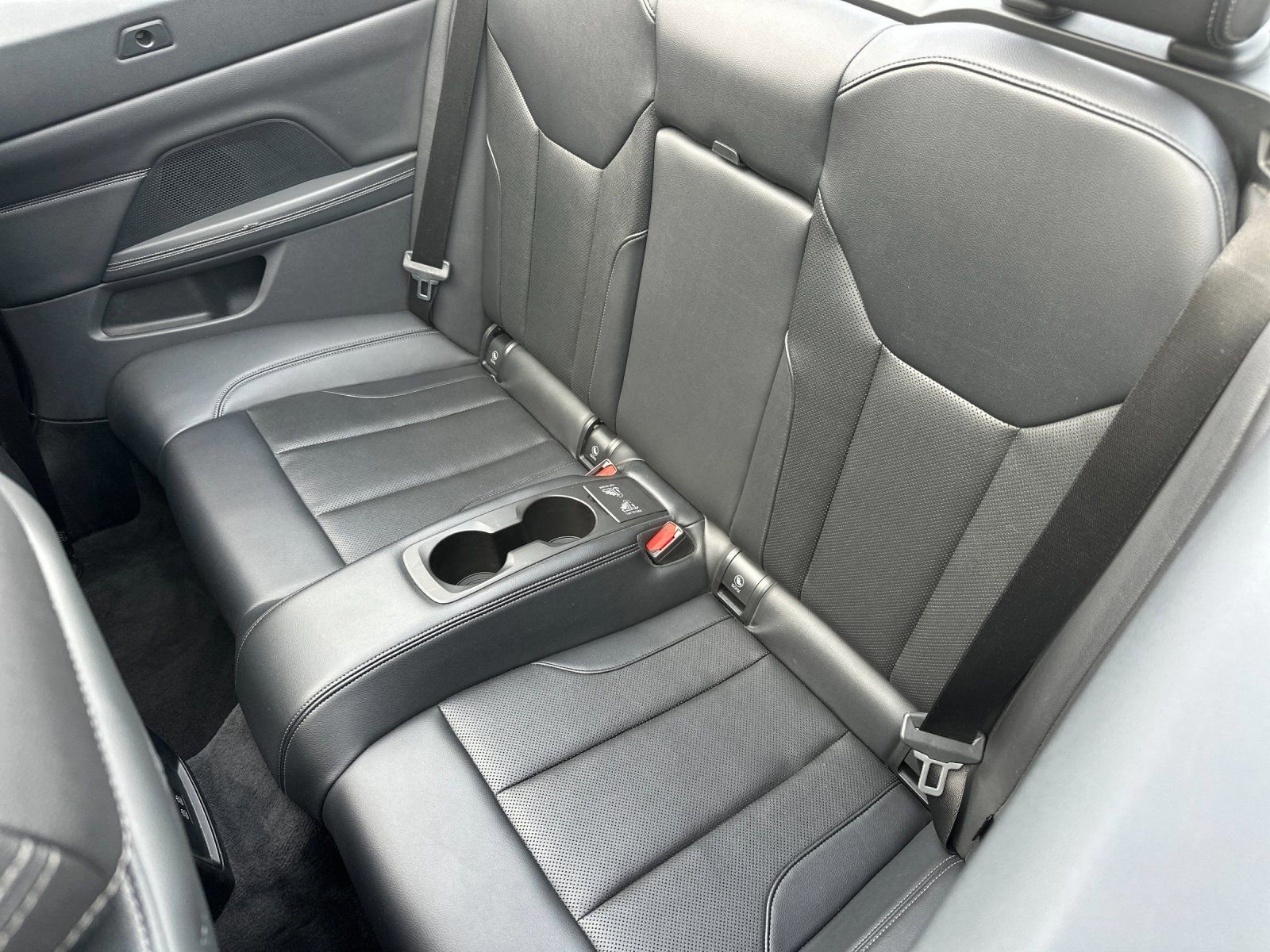 Used 2023 BMW 430i Convertible w/ Premium Package image 13