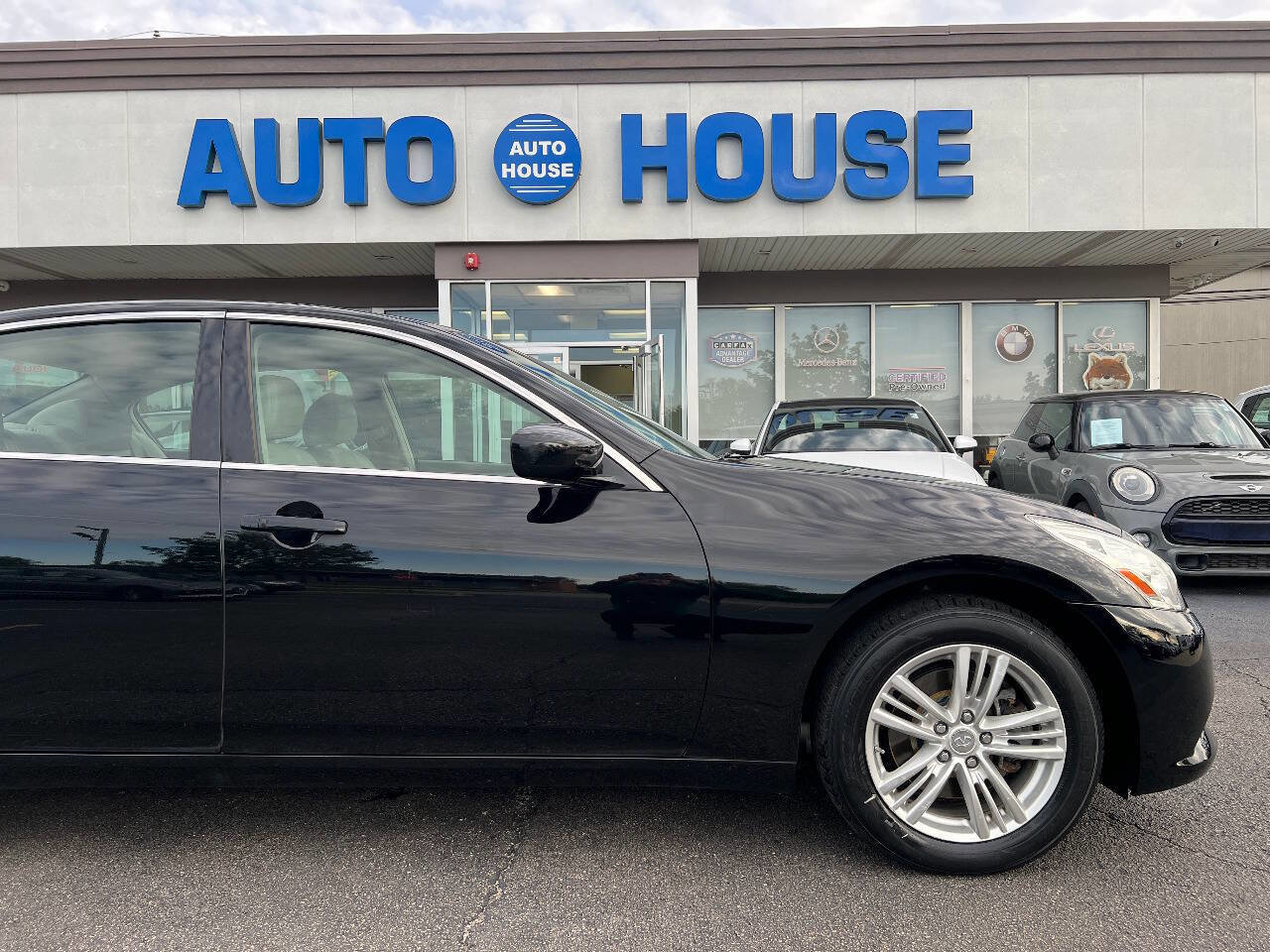 Used 2011 INFINITI G37 x Sedan AWD/4WD image 36