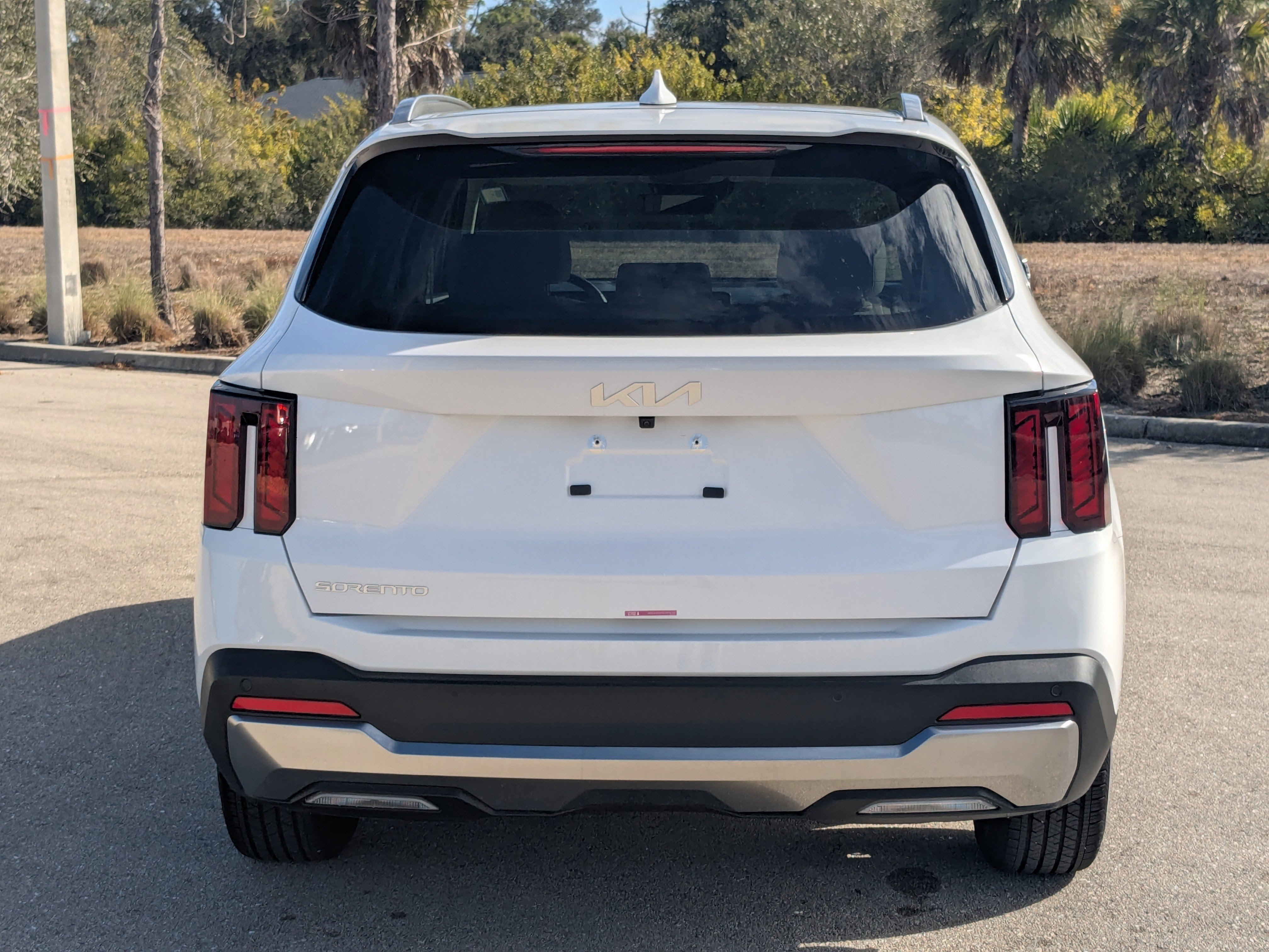 Certified 2025 Kia Sorento S w/ Panoramic Sunroof Package image 6