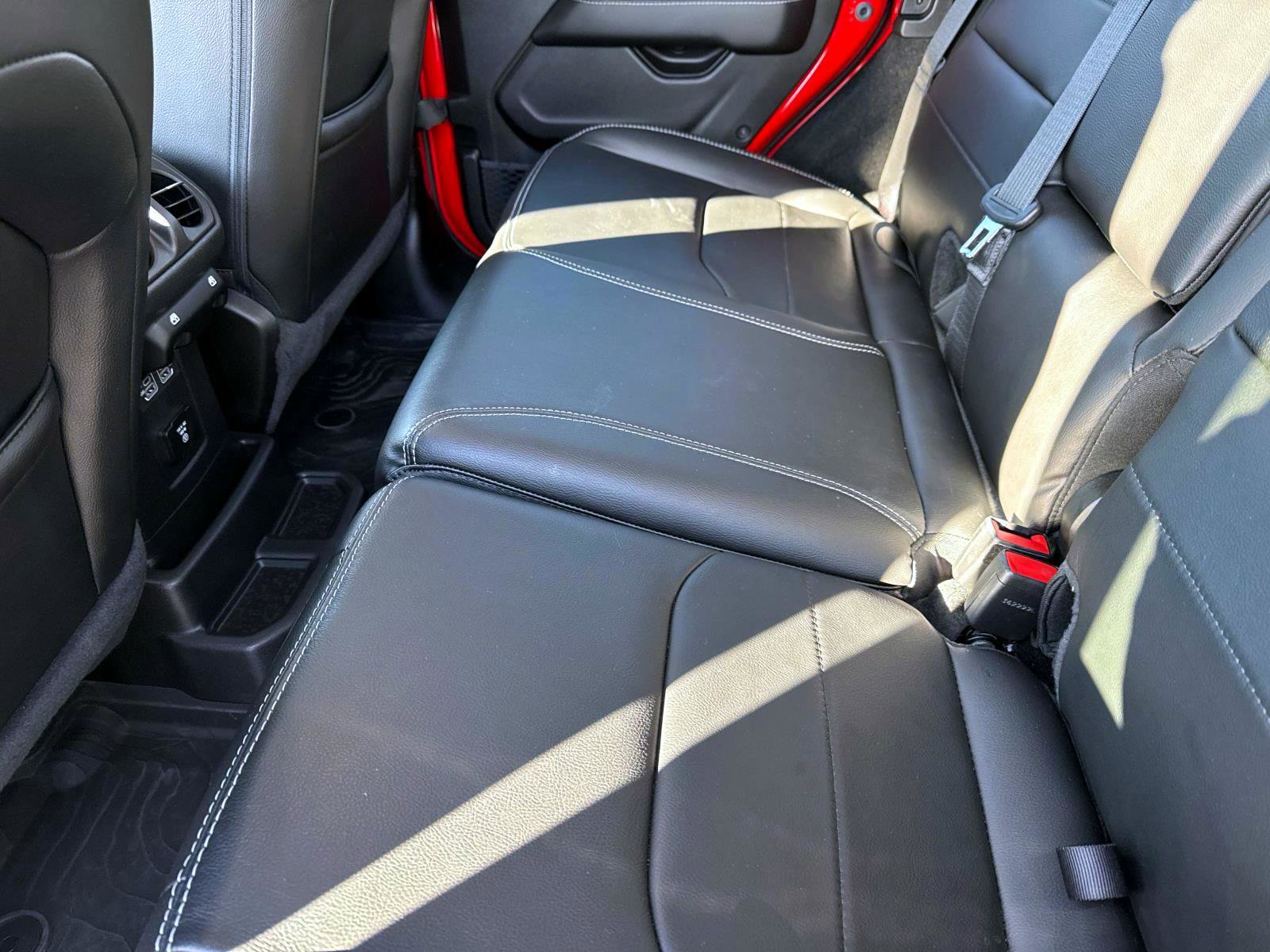 Used 2023 Jeep Wrangler Unlimited Sahara w/ Cold Weather Group image 7