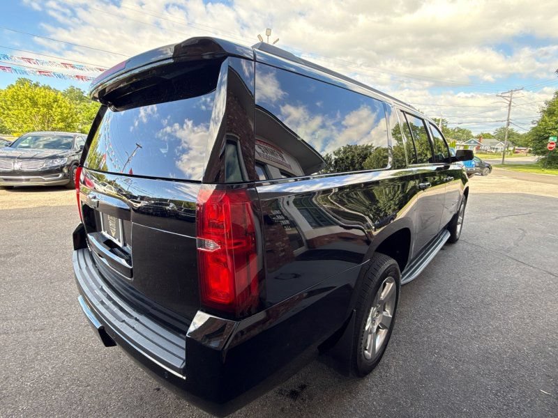 Used 2018 Chevrolet Suburban LS AWD/4WD image 5