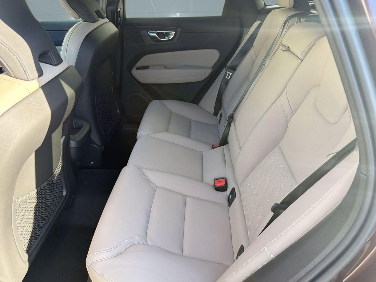 New 2026 Volvo XC60 B5 Core w/ Climate Package AWD/4WD image 15