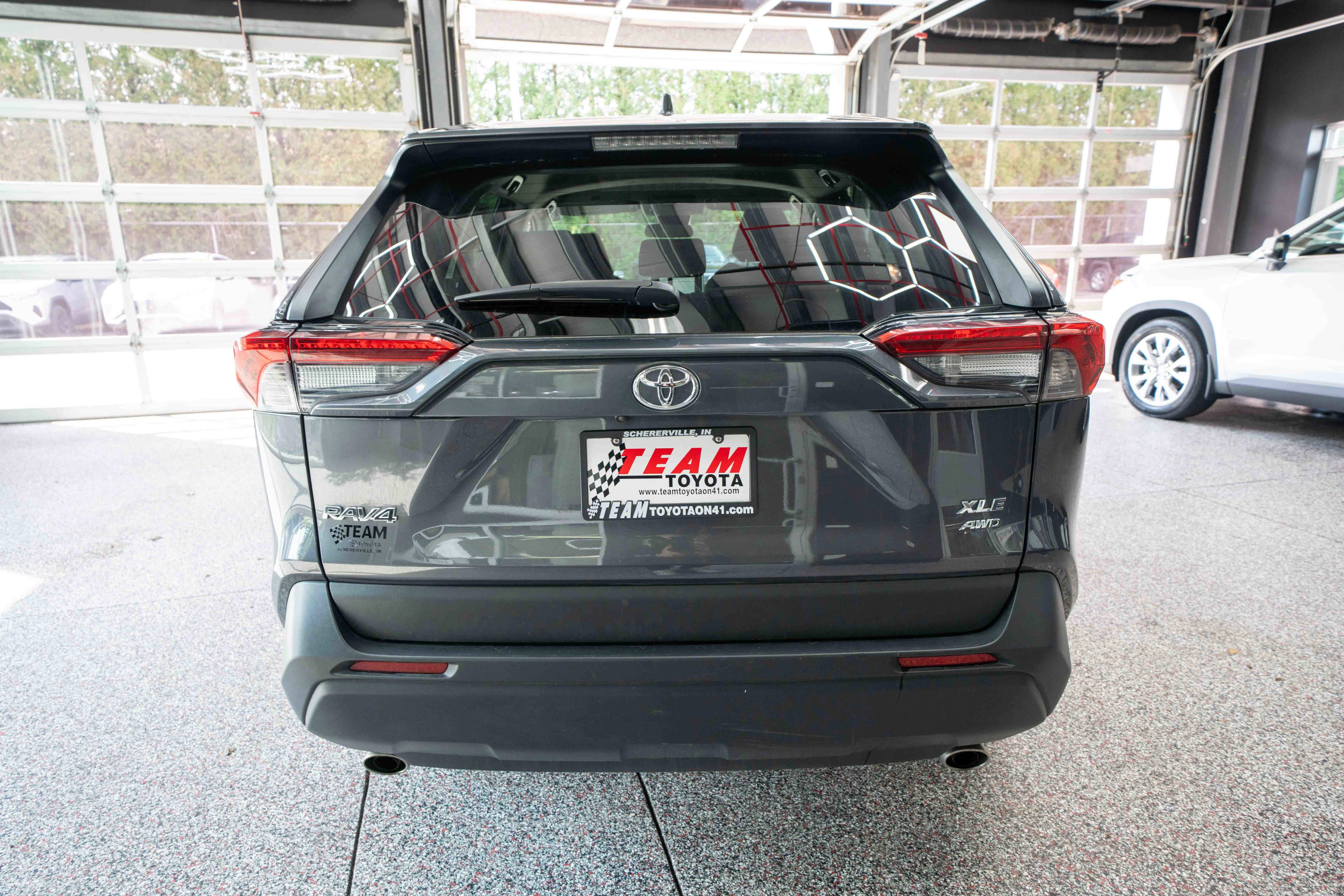 Used 2025 Toyota RAV4 XLE AWD/4WD image 3