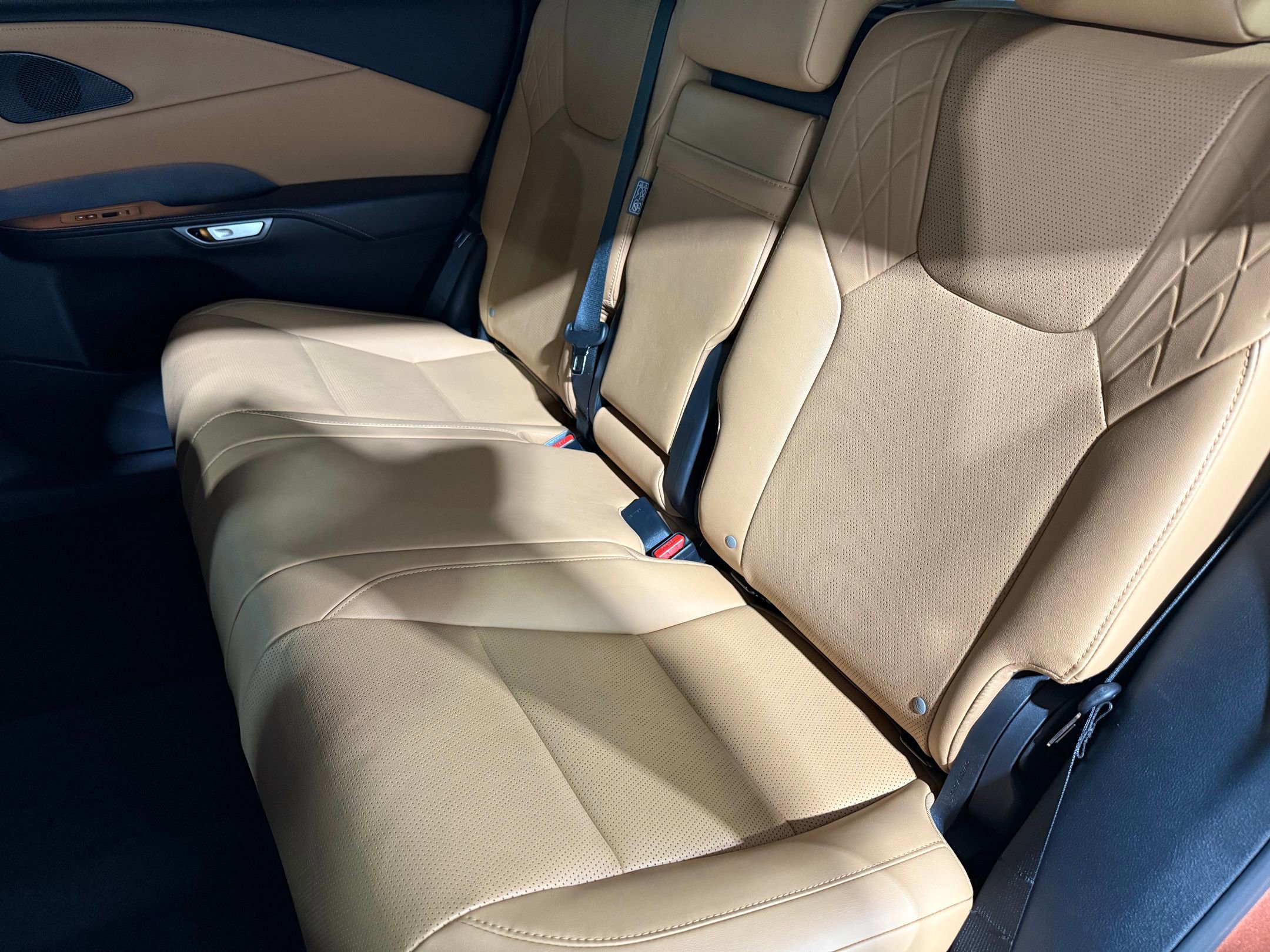 Used 2025 Lexus RX 350 FWD image 38