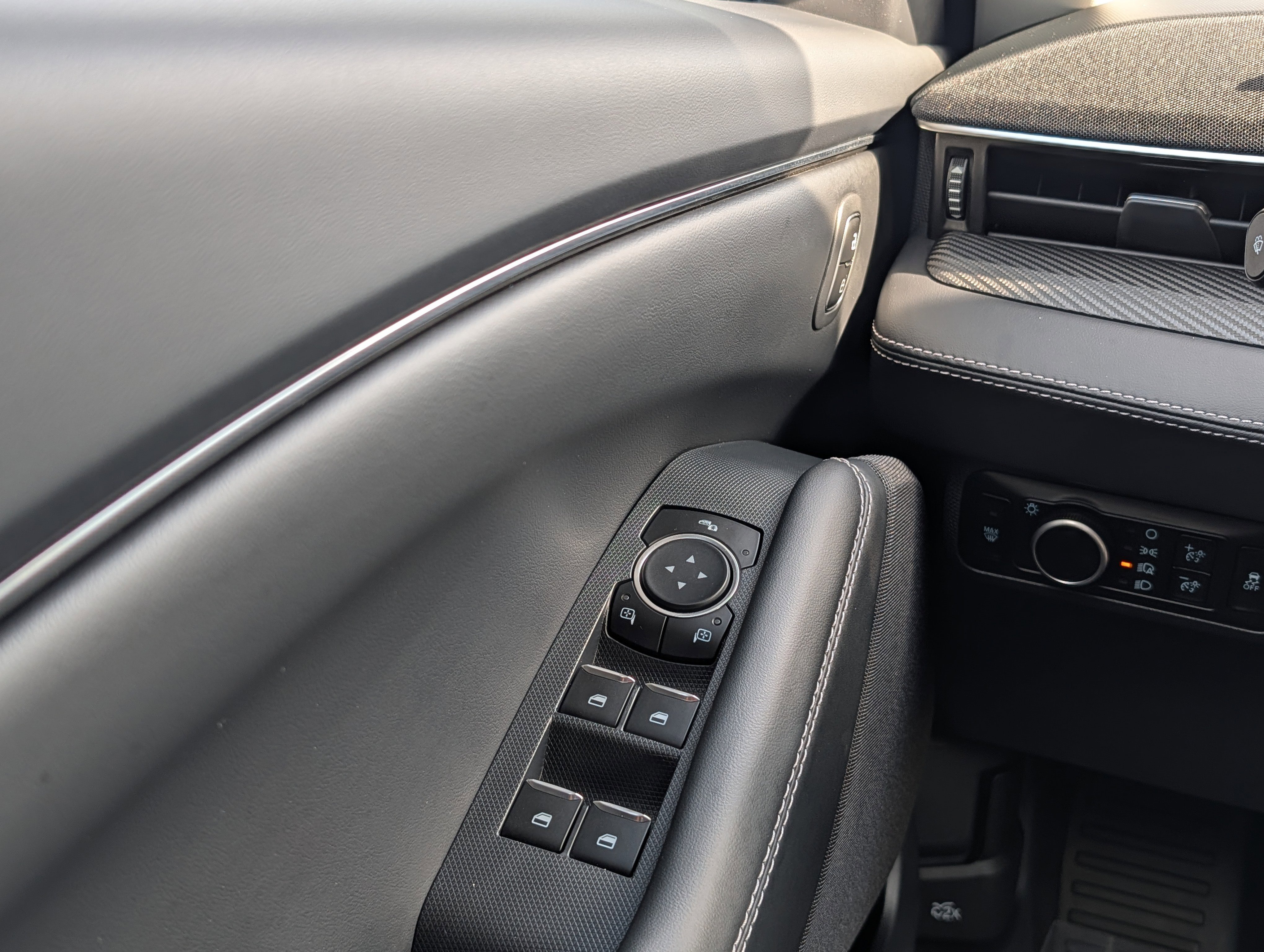 Certified 2025 Ford Mustang Mach-E Select RWD image 23