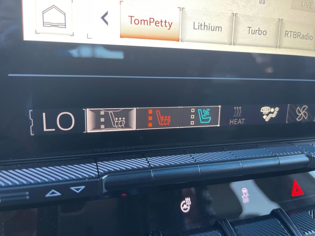 Used 2024 GMC Hummer EV 2X image 21